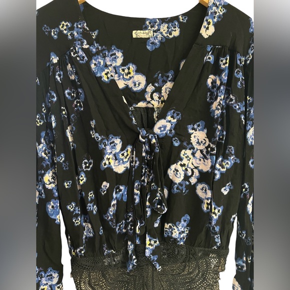 FREE PEOPLE / Size XS/ “Forties Feels” Black Floral Printed Boho Bodysuit - Picture 6 of 15